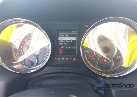 2011 Chrysler Town & Country Touring из США, поврежденный, VIN 2A4RR5DG6BR697985